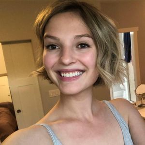 Meet your Posher, Caitlin